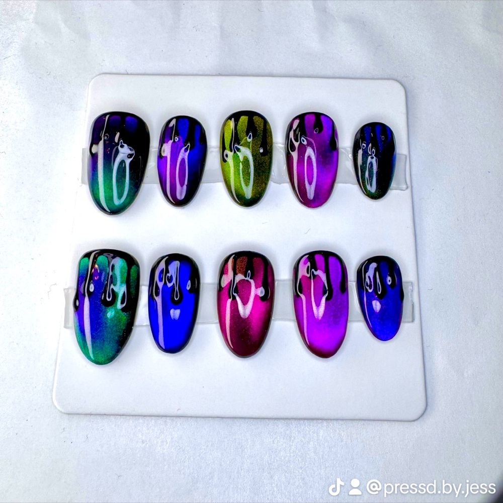 Press on Cat eye drippy nails med/lrg